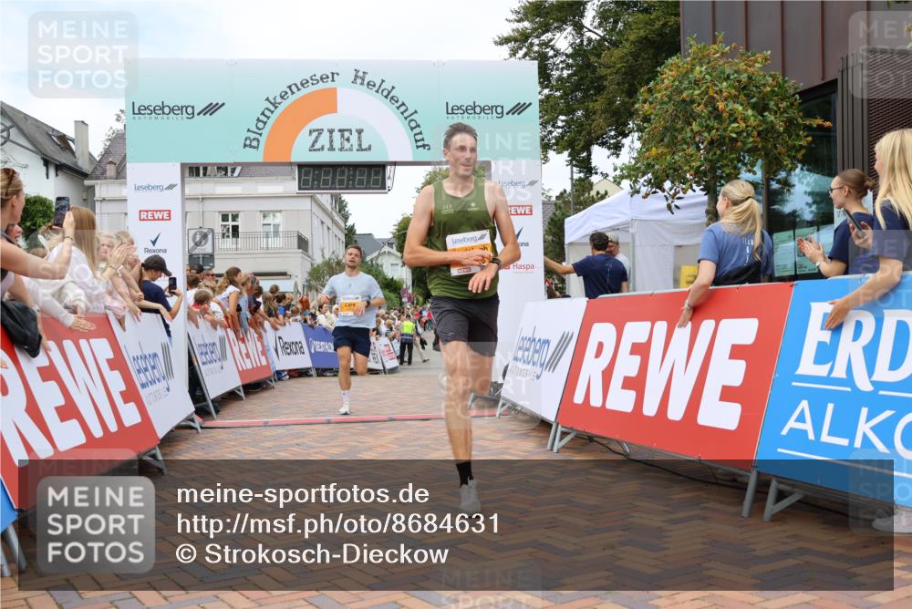 31.08.2025 - 21. Blankeneser Heldenlauf Strokosch-Dieckow http://msf.ph/oto/8684631 31.08.2025 12:02:17 Ziel 5472, 5703, 4029 meine-sportfotos.de