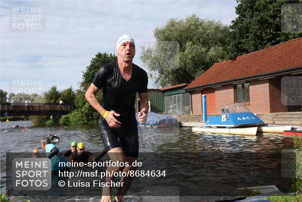 31.08.2025 - Elbe Triathlon Hamburg Luisa Fischer http://msf.ph/oto/8684634 31.08.2025 10:29:55 Schwimmen 1255, 1273, 1281, 1312, 1323 meine-sportfotos.de
