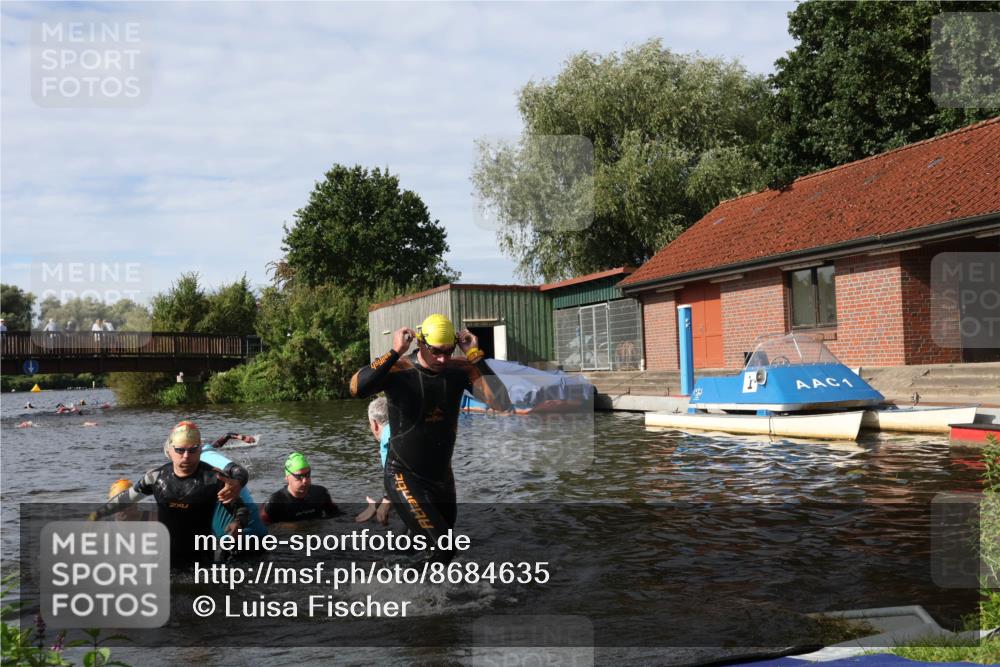 31.08.2025 - Elbe Triathlon Hamburg Luisa Fischer http://msf.ph/oto/8684635 31.08.2025 10:29:58 Schwimmen 1255, 1273, 1303, 1312, 1323 meine-sportfotos.de