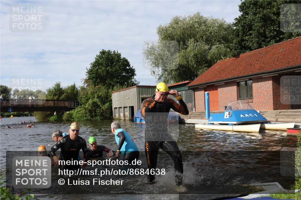 31.08.2025 - Elbe Triathlon Hamburg Luisa Fischer http://msf.ph/oto/8684638 31.08.2025 10:29:59 Schwimmen 1255, 1273, 1303, 1312, 1323 meine-sportfotos.de