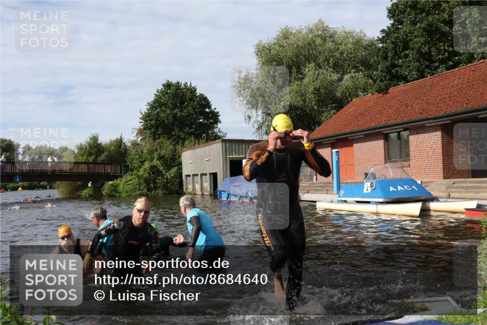 31.08.2025 - Elbe Triathlon Hamburg Luisa Fischer http://msf.ph/oto/8684640 31.08.2025 10:29:59 Schwimmen 1255, 1273, 1303, 1312, 1323 meine-sportfotos.de