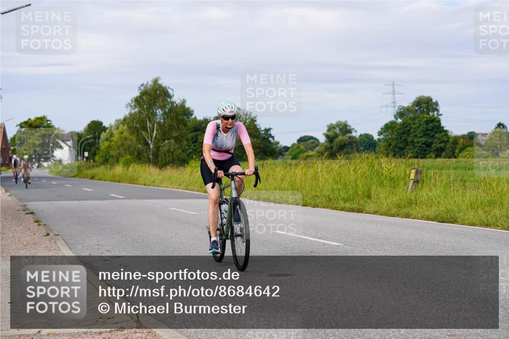 31.08.2025 - Elbe Triathlon Hamburg Michael Burmester http://msf.ph/oto/8684642 31.08.2025 11:22:46 Radfahren 1499, 1557, 1559 meine-sportfotos.de