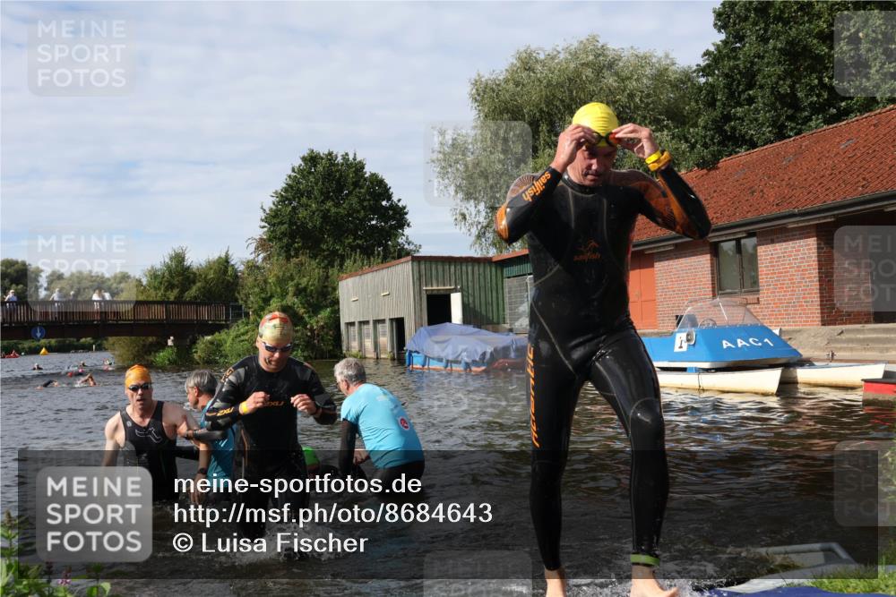 31.08.2025 - Elbe Triathlon Hamburg Luisa Fischer http://msf.ph/oto/8684643 31.08.2025 10:30:00 Schwimmen 1255, 1273, 1303, 1323 meine-sportfotos.de