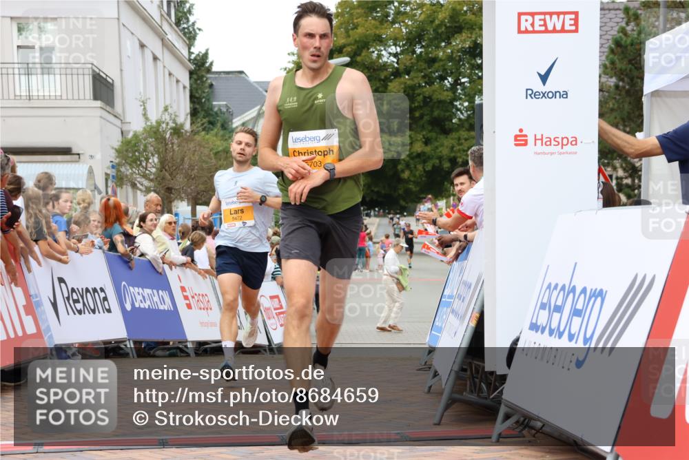 31.08.2025 - 21. Blankeneser Heldenlauf Strokosch-Dieckow http://msf.ph/oto/8684659 31.08.2025 12:02:16 Ziel 5472, 5703, 4029 meine-sportfotos.de