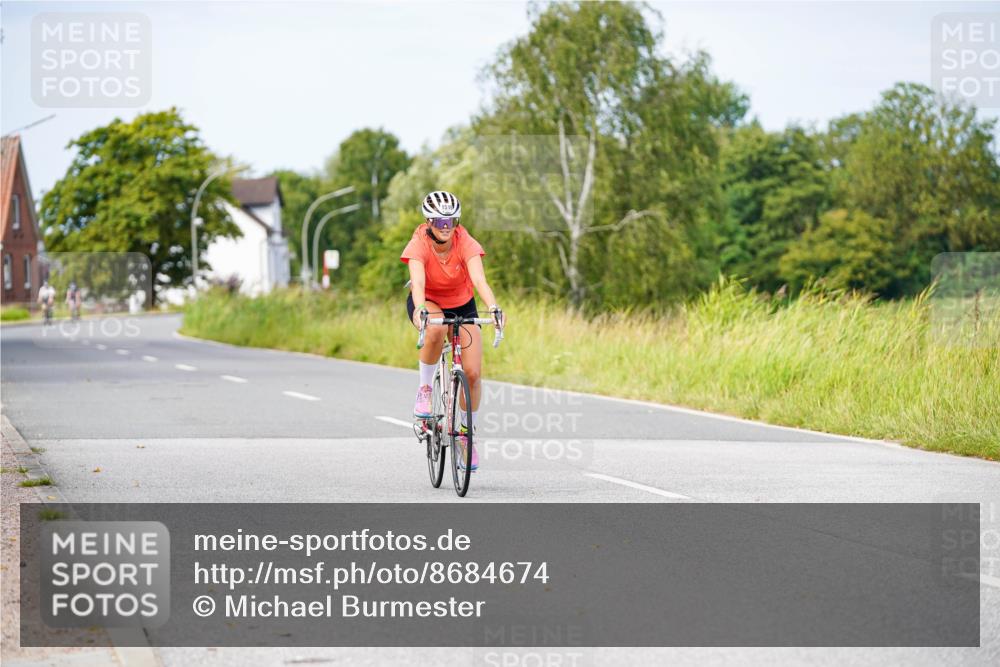 31.08.2025 - Elbe Triathlon Hamburg Michael Burmester http://msf.ph/oto/8684674 31.08.2025 11:23:22 Radfahren 1516 meine-sportfotos.de