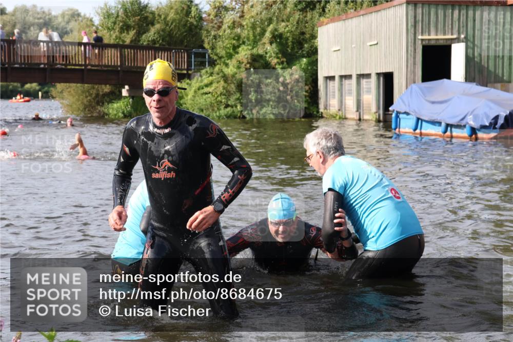 31.08.2025 - Elbe Triathlon Hamburg Luisa Fischer http://msf.ph/oto/8684675 31.08.2025 10:30:13 Schwimmen 1277, 1327 meine-sportfotos.de