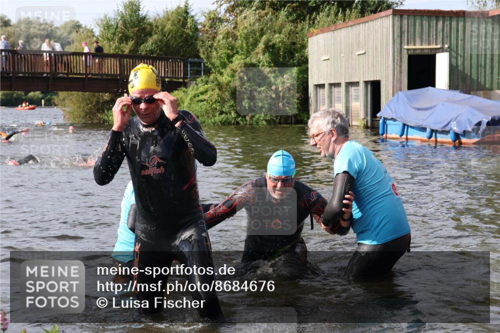 31.08.2025 - Elbe Triathlon Hamburg Luisa Fischer http://msf.ph/oto/8684676 31.08.2025 10:30:14 Schwimmen 1277, 1327 meine-sportfotos.de