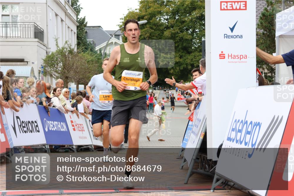 31.08.2025 - 21. Blankeneser Heldenlauf Strokosch-Dieckow http://msf.ph/oto/8684679 31.08.2025 12:02:16 Ziel 5472, 5703, 4029 meine-sportfotos.de
