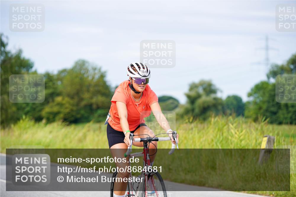 31.08.2025 - Elbe Triathlon Hamburg Michael Burmester http://msf.ph/oto/8684681 31.08.2025 11:23:23 Radfahren 1516 meine-sportfotos.de