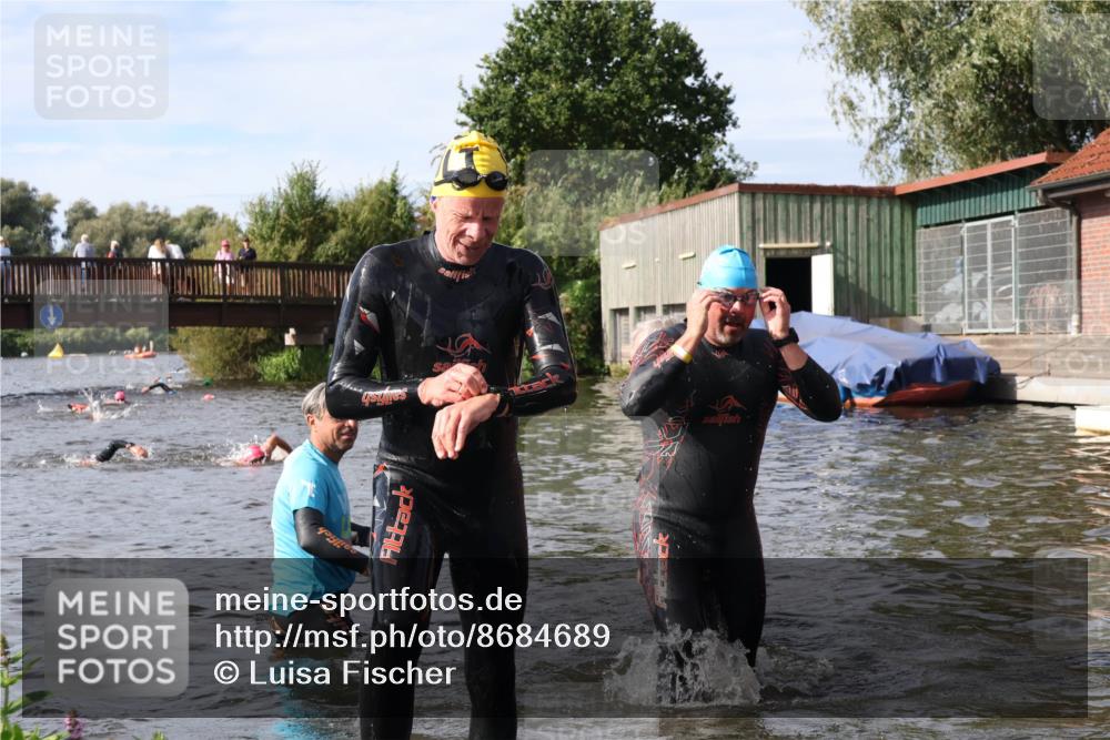 31.08.2025 - Elbe Triathlon Hamburg Luisa Fischer http://msf.ph/oto/8684689 31.08.2025 10:30:16 Schwimmen 1277, 1327 meine-sportfotos.de