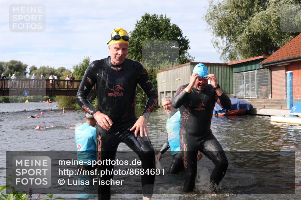 31.08.2025 - Elbe Triathlon Hamburg Luisa Fischer http://msf.ph/oto/8684691 31.08.2025 10:30:17 Schwimmen 1277, 1327 meine-sportfotos.de