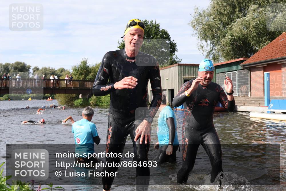 31.08.2025 - Elbe Triathlon Hamburg Luisa Fischer http://msf.ph/oto/8684693 31.08.2025 10:30:17 Schwimmen 1277, 1327 meine-sportfotos.de