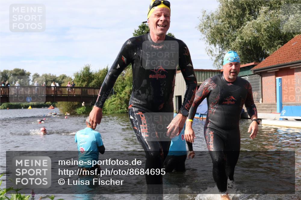 31.08.2025 - Elbe Triathlon Hamburg Luisa Fischer http://msf.ph/oto/8684695 31.08.2025 10:30:17 Schwimmen 1277, 1327 meine-sportfotos.de