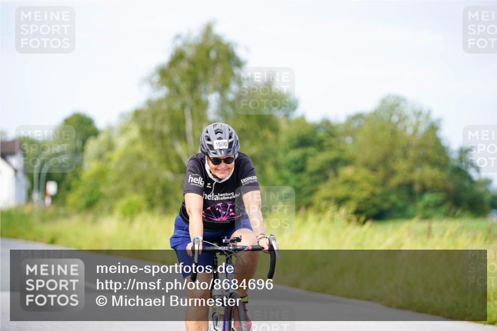 31.08.2025 - Elbe Triathlon Hamburg Michael Burmester http://msf.ph/oto/8684696 31.08.2025 11:23:43 Radfahren 1500 meine-sportfotos.de