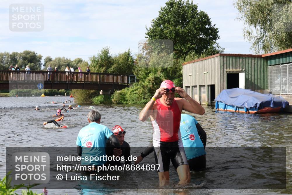 31.08.2025 - Elbe Triathlon Hamburg Luisa Fischer http://msf.ph/oto/8684697 31.08.2025 10:30:33 Schwimmen 1283, 1329 meine-sportfotos.de
