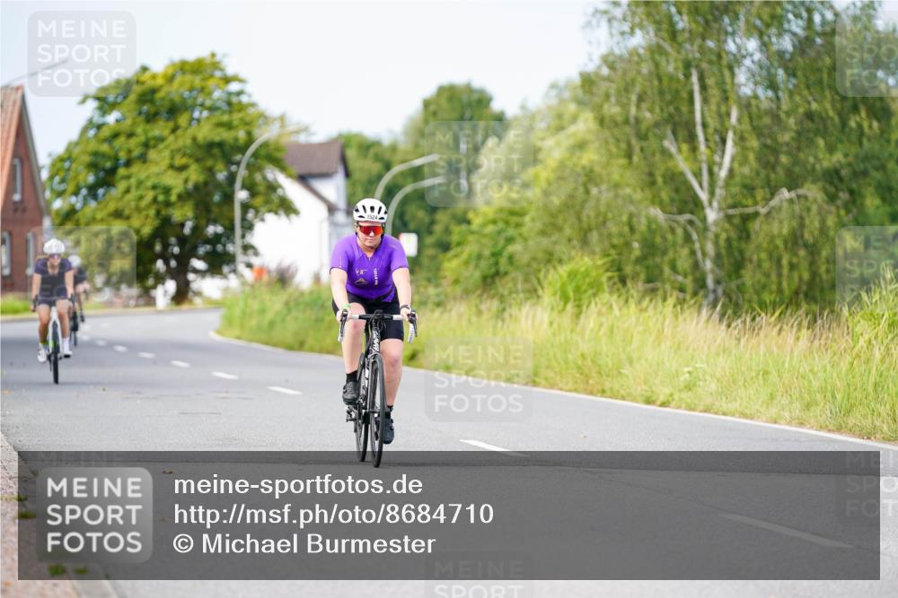 31.08.2025 - Elbe Triathlon Hamburg Michael Burmester http://msf.ph/oto/8684710 31.08.2025 11:24:12 Radfahren 1347, 1524, 1554 meine-sportfotos.de