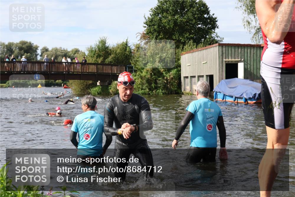 31.08.2025 - Elbe Triathlon Hamburg Luisa Fischer http://msf.ph/oto/8684712 31.08.2025 10:30:36 Schwimmen 1283, 1329 meine-sportfotos.de