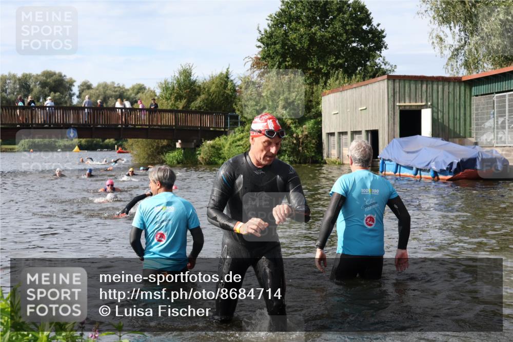 31.08.2025 - Elbe Triathlon Hamburg Luisa Fischer http://msf.ph/oto/8684714 31.08.2025 10:30:37 Schwimmen 1283, 1329 meine-sportfotos.de