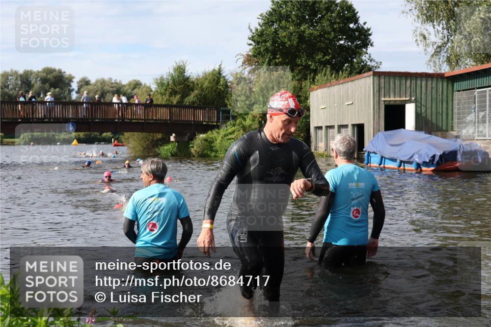 31.08.2025 - Elbe Triathlon Hamburg Luisa Fischer http://msf.ph/oto/8684717 31.08.2025 10:30:37 Schwimmen 1283, 1329 meine-sportfotos.de