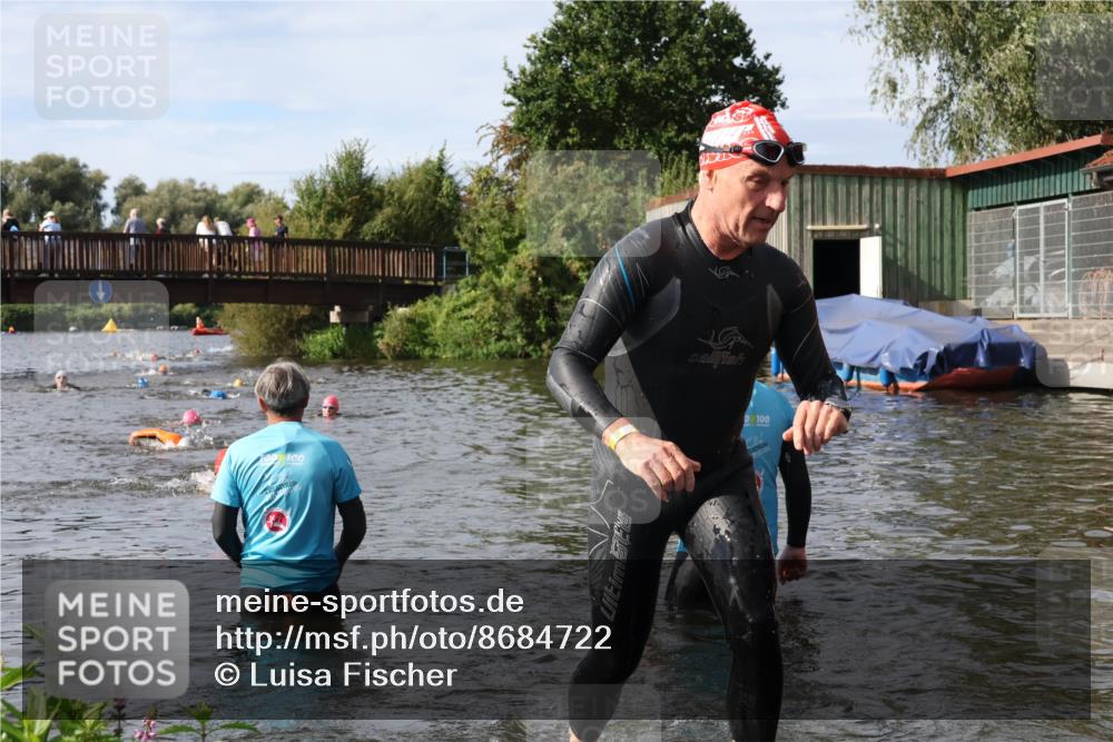 31.08.2025 - Elbe Triathlon Hamburg Luisa Fischer http://msf.ph/oto/8684722 31.08.2025 10:30:38 Schwimmen 1283, 1329 meine-sportfotos.de