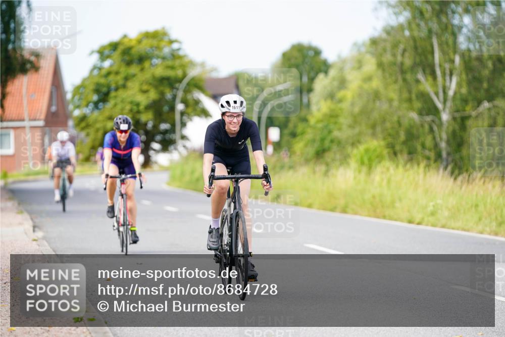 31.08.2025 - Elbe Triathlon Hamburg Michael Burmester http://msf.ph/oto/8684728 31.08.2025 11:24:20 Radfahren 1554, 1561, 1577, 1611 meine-sportfotos.de