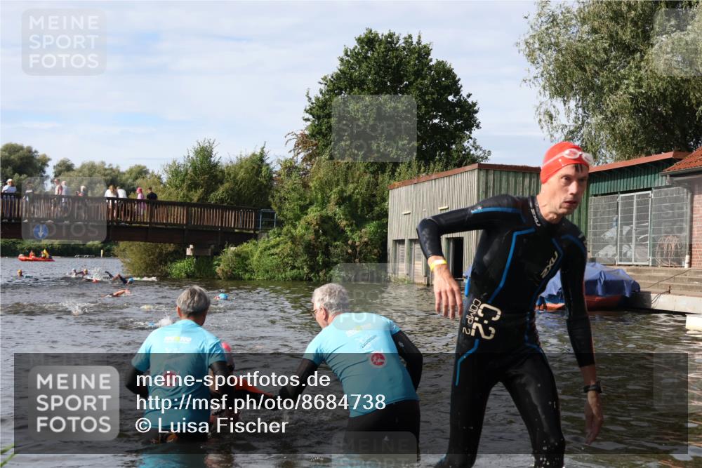 31.08.2025 - Elbe Triathlon Hamburg Luisa Fischer http://msf.ph/oto/8684738 31.08.2025 10:30:51 Schwimmen 1306, 1321, 1326 meine-sportfotos.de