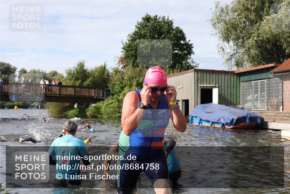 31.08.2025 - Elbe Triathlon Hamburg Luisa Fischer http://msf.ph/oto/8684758 31.08.2025 10:31:00 Schwimmen 1280, 1306, 1321 meine-sportfotos.de
