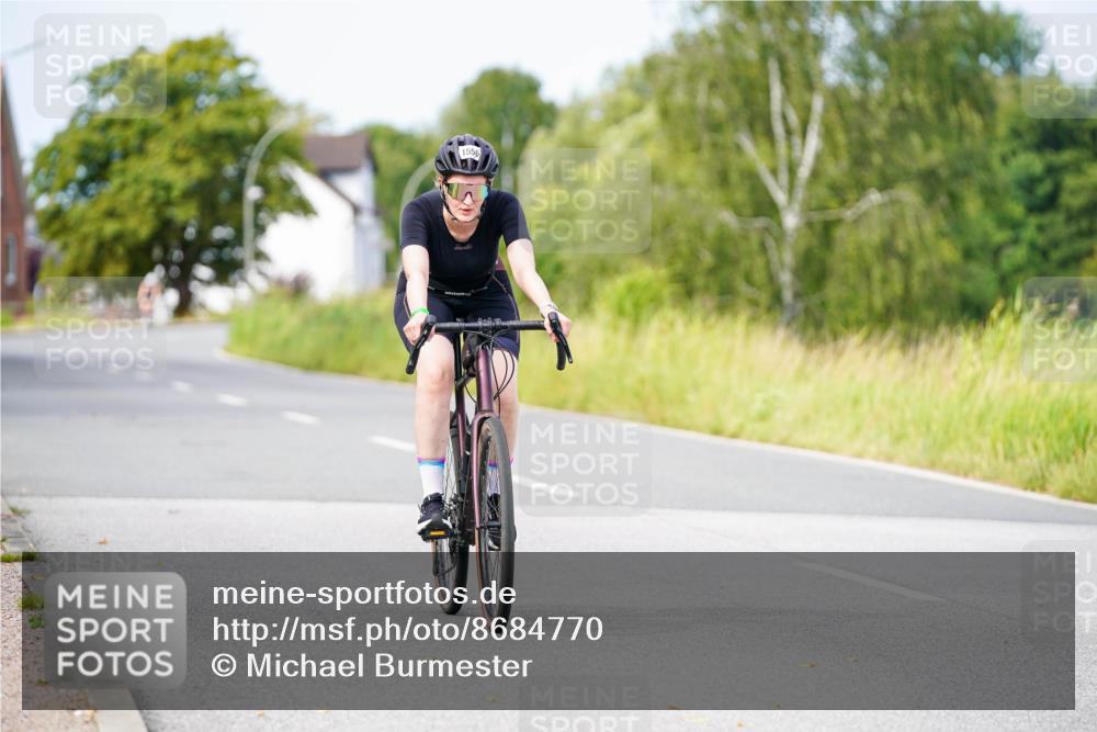31.08.2025 - Elbe Triathlon Hamburg Michael Burmester http://msf.ph/oto/8684770 31.08.2025 11:24:51 Radfahren 1556, 1593 meine-sportfotos.de