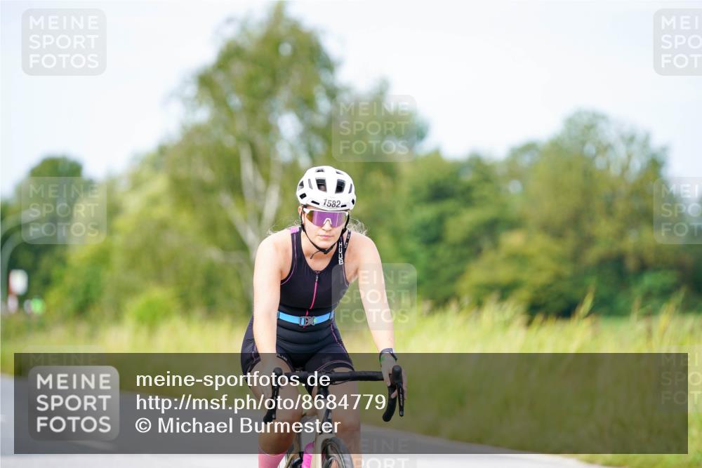 31.08.2025 - Elbe Triathlon Hamburg Michael Burmester http://msf.ph/oto/8684779 31.08.2025 11:25:10 Radfahren 1582 meine-sportfotos.de