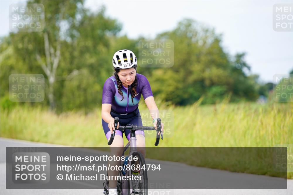 31.08.2025 - Elbe Triathlon Hamburg Michael Burmester http://msf.ph/oto/8684794 31.08.2025 11:25:42 Radfahren 1578, 1579, 1605 meine-sportfotos.de
