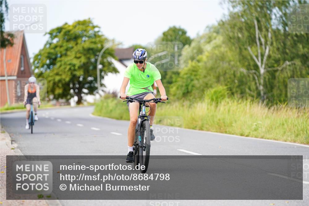 31.08.2025 - Elbe Triathlon Hamburg Michael Burmester http://msf.ph/oto/8684798 31.08.2025 11:25:44 Radfahren 1578, 1579, 1605 meine-sportfotos.de