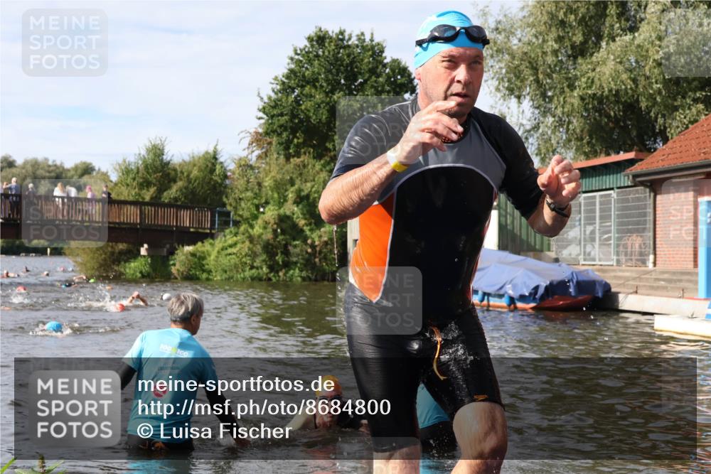 31.08.2025 - Elbe Triathlon Hamburg Luisa Fischer http://msf.ph/oto/8684800 31.08.2025 10:31:24 Schwimmen 1307, 1344 meine-sportfotos.de