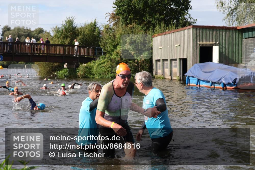 31.08.2025 - Elbe Triathlon Hamburg Luisa Fischer http://msf.ph/oto/8684816 31.08.2025 10:31:29 Schwimmen 1344 meine-sportfotos.de