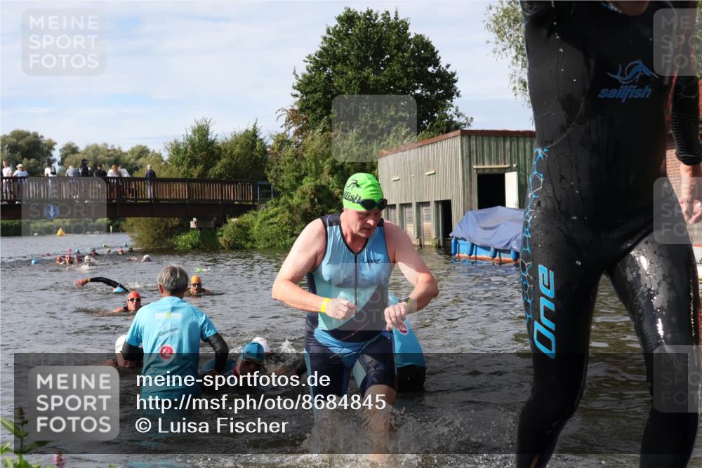 31.08.2025 - Elbe Triathlon Hamburg Luisa Fischer http://msf.ph/oto/8684845 31.08.2025 10:31:56 Schwimmen 1251, 1266, 1299, 1310, 1338 meine-sportfotos.de