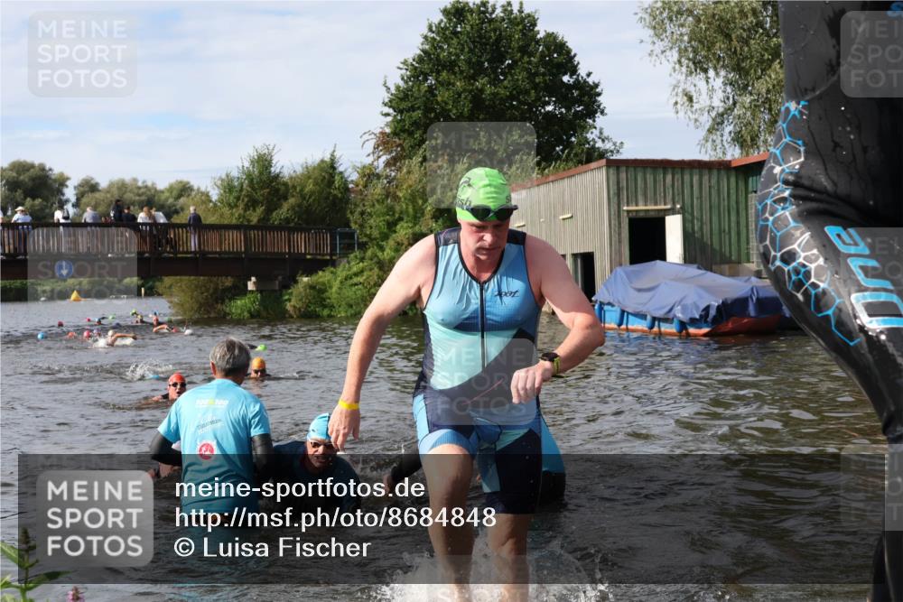 31.08.2025 - Elbe Triathlon Hamburg Luisa Fischer http://msf.ph/oto/8684848 31.08.2025 10:31:56 Schwimmen 1251, 1266, 1299, 1310, 1338 meine-sportfotos.de