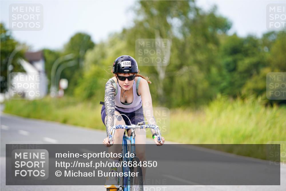 31.08.2025 - Elbe Triathlon Hamburg Michael Burmester http://msf.ph/oto/8684850 31.08.2025 11:27:02 Radfahren 1538 meine-sportfotos.de