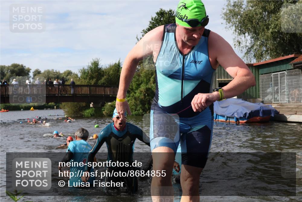 31.08.2025 - Elbe Triathlon Hamburg Luisa Fischer http://msf.ph/oto/8684855 31.08.2025 10:31:58 Schwimmen 1251, 1266, 1299, 1305, 1311, 1338 meine-sportfotos.de