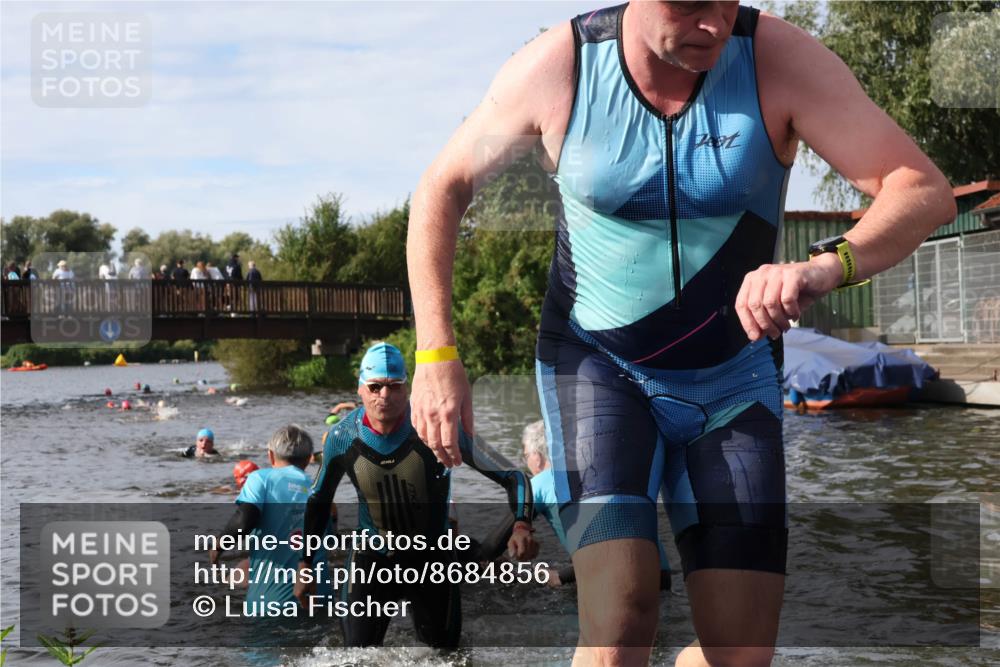 31.08.2025 - Elbe Triathlon Hamburg Luisa Fischer http://msf.ph/oto/8684856 31.08.2025 10:31:58 Schwimmen 1251, 1266, 1299, 1305, 1311, 1338 meine-sportfotos.de