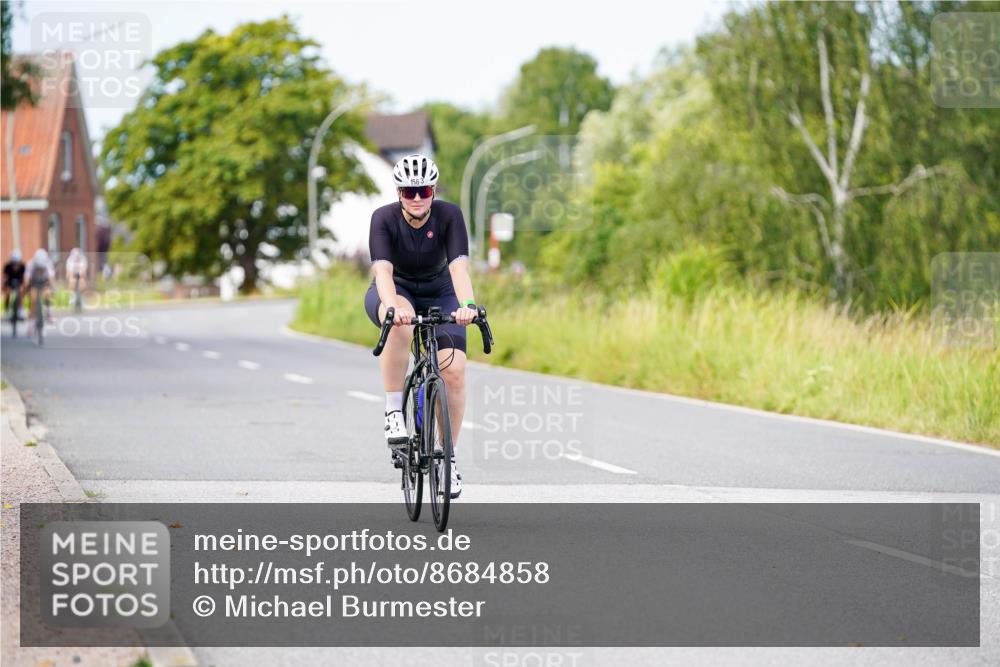 31.08.2025 - Elbe Triathlon Hamburg Michael Burmester http://msf.ph/oto/8684858 31.08.2025 11:27:23 Radfahren 1563 meine-sportfotos.de