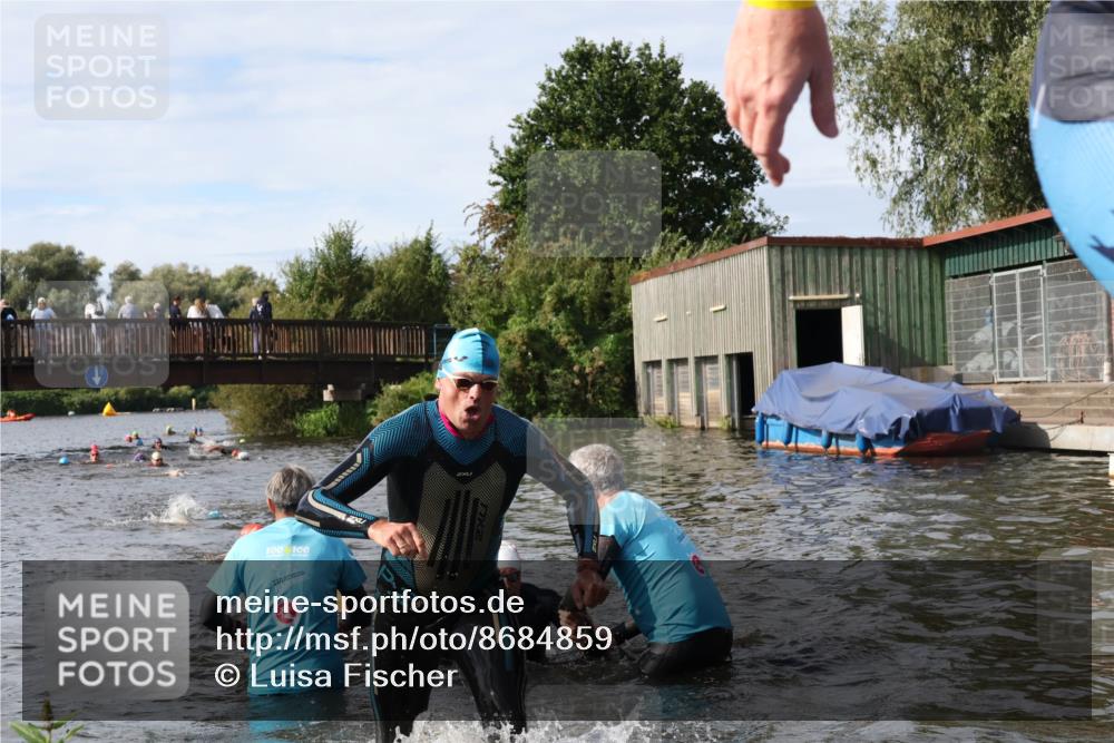 31.08.2025 - Elbe Triathlon Hamburg Luisa Fischer http://msf.ph/oto/8684859 31.08.2025 10:31:59 Schwimmen 1251, 1266, 1299, 1305, 1311, 1338 meine-sportfotos.de