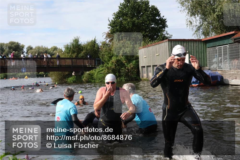 31.08.2025 - Elbe Triathlon Hamburg Luisa Fischer http://msf.ph/oto/8684876 31.08.2025 10:32:02 Schwimmen 1251, 1266, 1299, 1305, 1311 meine-sportfotos.de