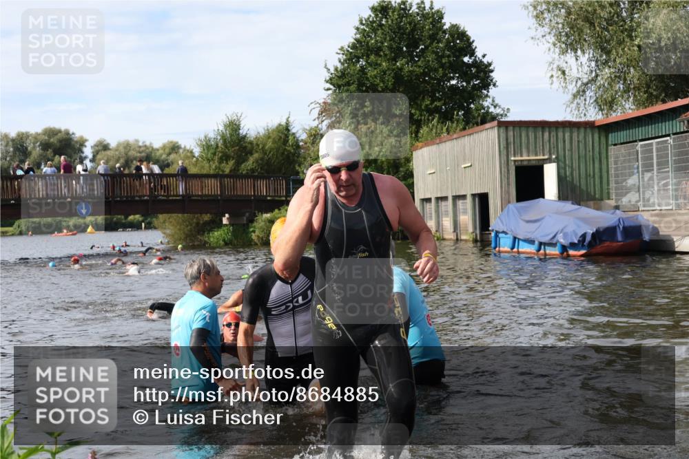 31.08.2025 - Elbe Triathlon Hamburg Luisa Fischer http://msf.ph/oto/8684885 31.08.2025 10:32:04 Schwimmen 1256, 1266, 1299, 1305, 1311 meine-sportfotos.de