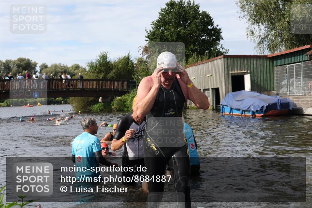 31.08.2025 - Elbe Triathlon Hamburg Luisa Fischer http://msf.ph/oto/8684887 31.08.2025 10:32:04 Schwimmen 1256, 1266, 1299, 1305, 1311 meine-sportfotos.de