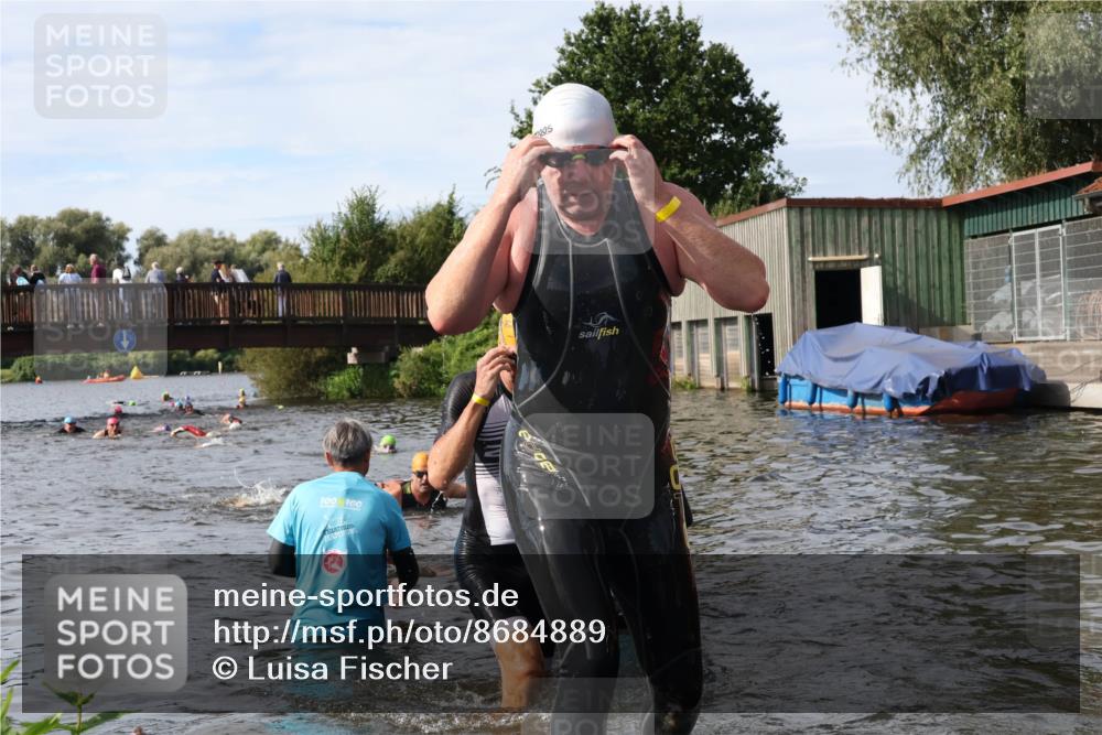 31.08.2025 - Elbe Triathlon Hamburg Luisa Fischer http://msf.ph/oto/8684889 31.08.2025 10:32:05 Schwimmen 1256, 1266, 1299, 1305, 1311 meine-sportfotos.de