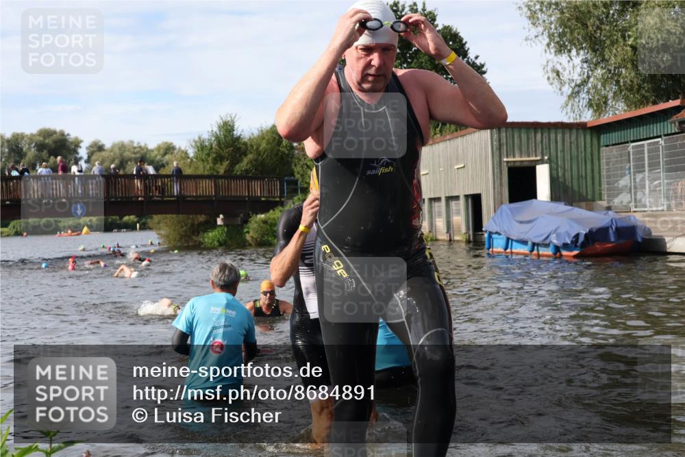 31.08.2025 - Elbe Triathlon Hamburg Luisa Fischer http://msf.ph/oto/8684891 31.08.2025 10:32:05 Schwimmen 1256, 1266, 1299, 1305, 1311 meine-sportfotos.de