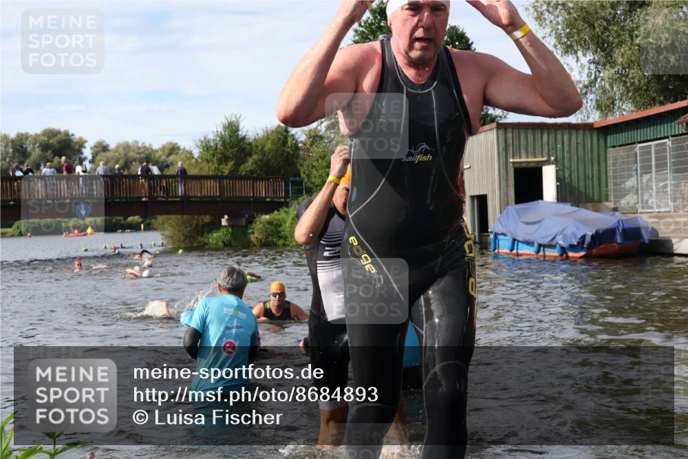 31.08.2025 - Elbe Triathlon Hamburg Luisa Fischer http://msf.ph/oto/8684893 31.08.2025 10:32:05 Schwimmen 1256, 1266, 1299, 1305, 1311 meine-sportfotos.de