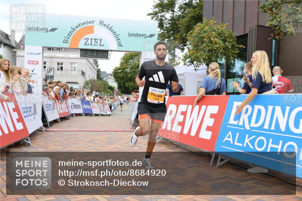 31.08.2025 - 21. Blankeneser Heldenlauf Strokosch-Dieckow http://msf.ph/oto/8684920 31.08.2025 12:01:22 Ziel 5654, 4219 meine-sportfotos.de