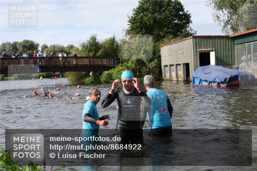 31.08.2025 - Elbe Triathlon Hamburg Luisa Fischer http://msf.ph/oto/8684922 31.08.2025 10:32:19 Schwimmen 1302, 1337 meine-sportfotos.de