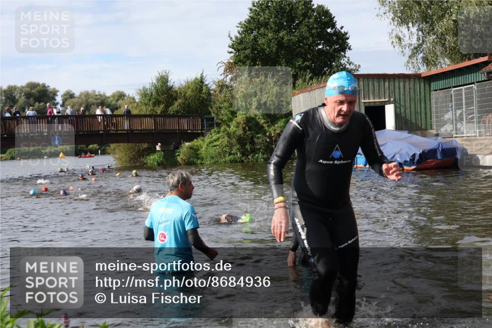 31.08.2025 - Elbe Triathlon Hamburg Luisa Fischer http://msf.ph/oto/8684936 31.08.2025 10:32:21 Schwimmen 1337 meine-sportfotos.de