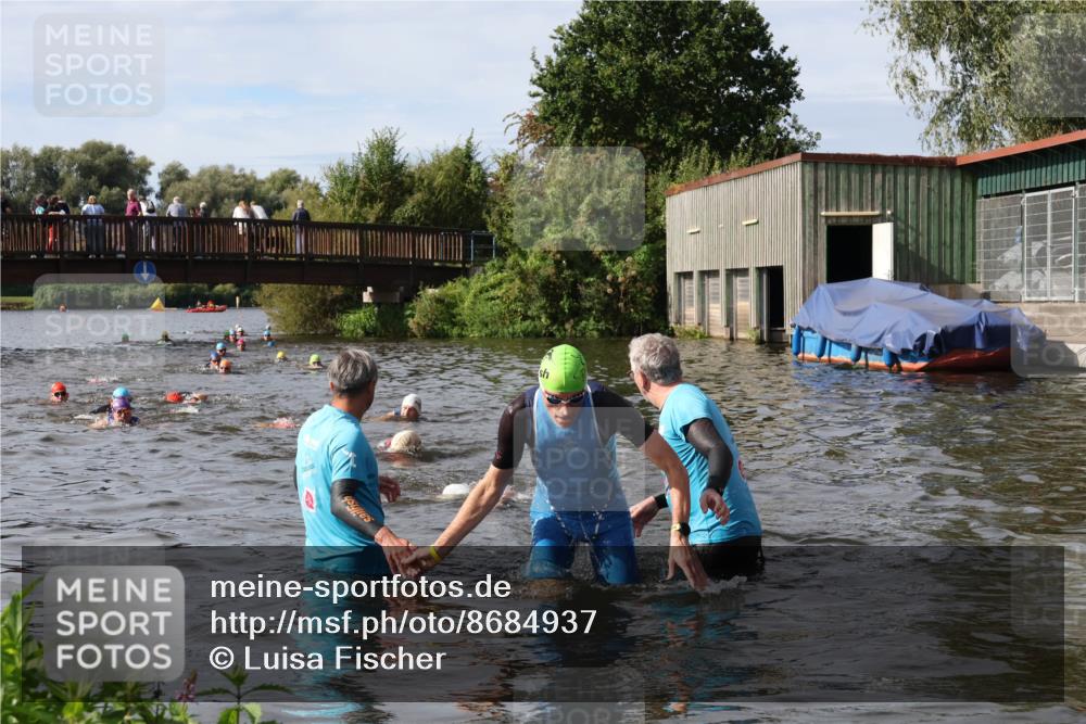 31.08.2025 - Elbe Triathlon Hamburg Luisa Fischer http://msf.ph/oto/8684937 31.08.2025 10:32:29 Schwimmen 1263, 1319 meine-sportfotos.de